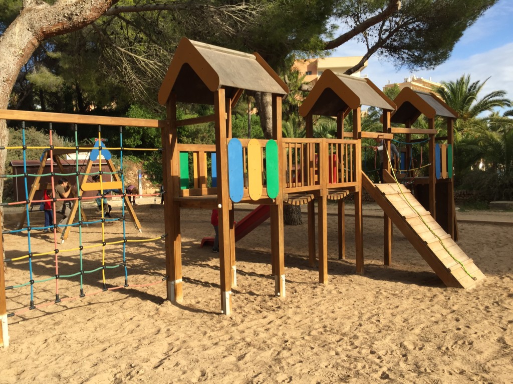 Cala Vinyes Beach Spielplatz