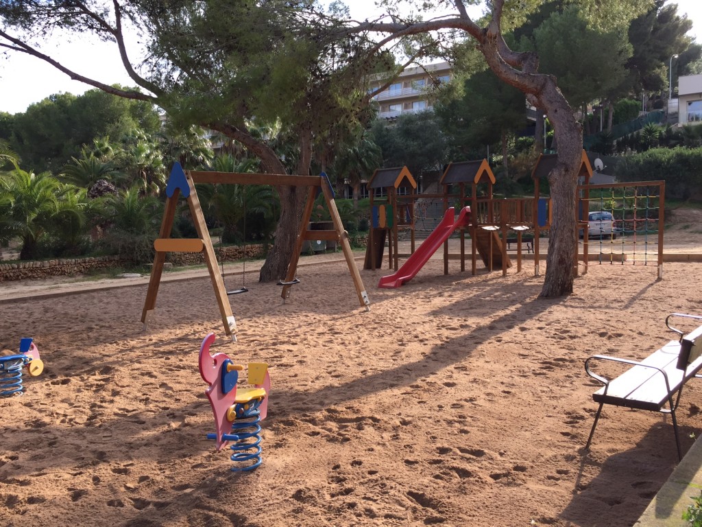 Cala Vinyes Strandspielplatz 2